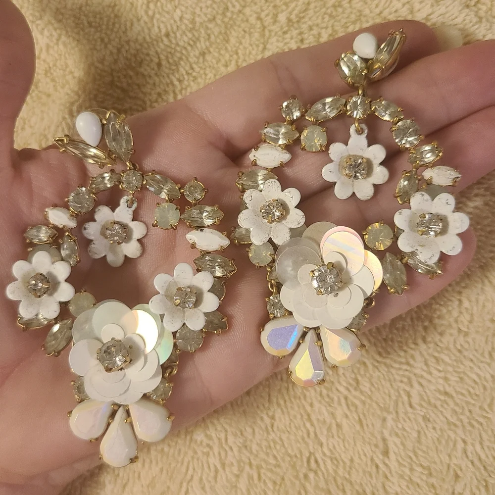 Beautiful Irridescent J Crew Flower Earrings - Picture 3 of 4